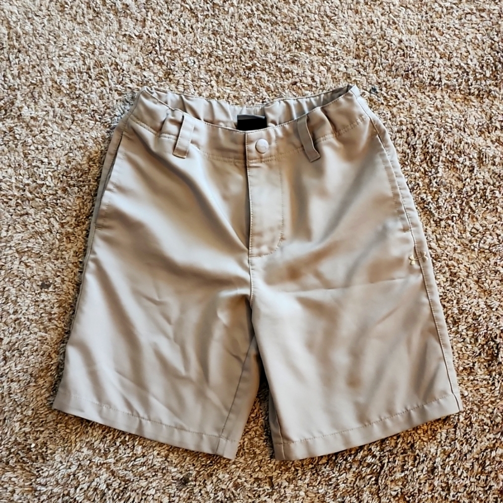 Under armour khaki shorts